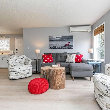 ויקטוריה Lovely 2 Bedroom Suite Steps From The Beach מראה חיצוני תמונה